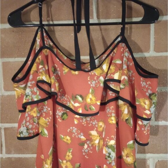 🆕⛱️Michel Floral Cold Shoulder Halter Top - Picture 3 of 6